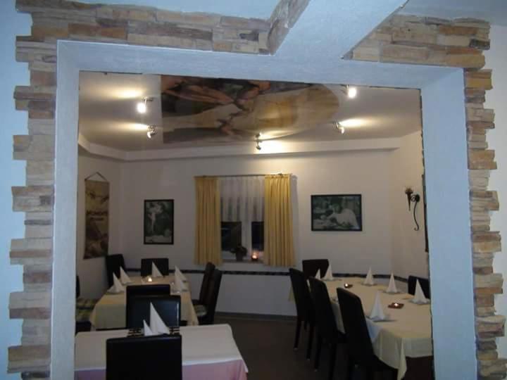 Fino Da Mario Hotel Ebersbach an der Fils Luaran gambar